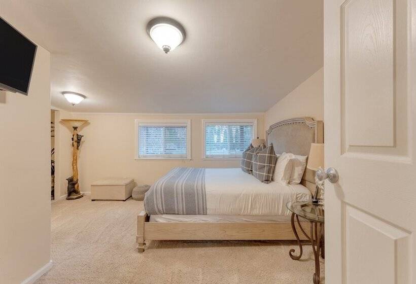 Lake Star By Avantstay Hot Tub, Walk To Beach