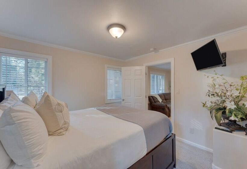 Lake Star By Avantstay Hot Tub, Walk To Beach