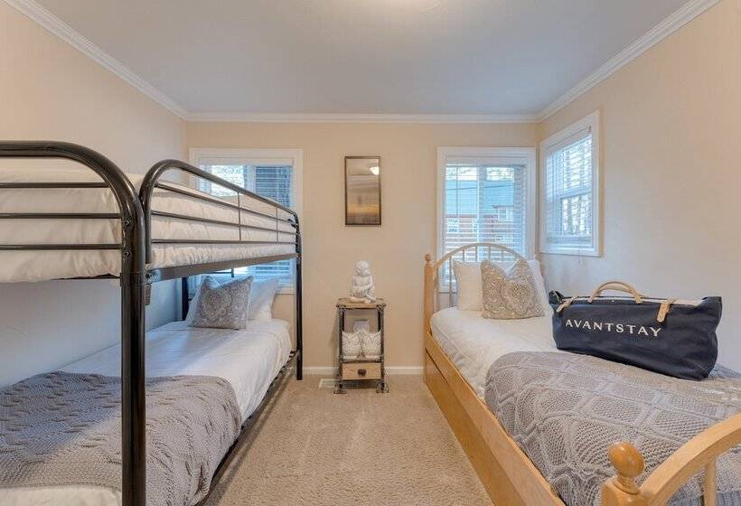 Lake Star By Avantstay Hot Tub, Walk To Beach