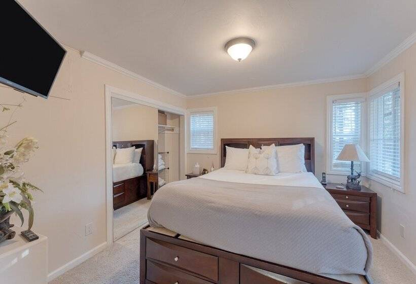 Lake Star By Avantstay Hot Tub, Walk To Beach