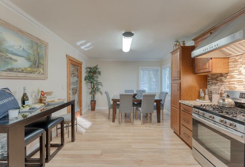 Lake Star By Avantstay Hot Tub, Walk To Beach