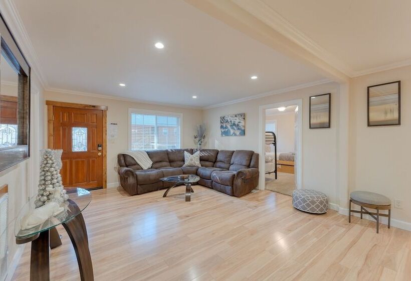 Lake Star By Avantstay Hot Tub, Walk To Beach