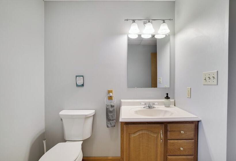 Lake View Chalet By Avantstay Lake Access + Deck