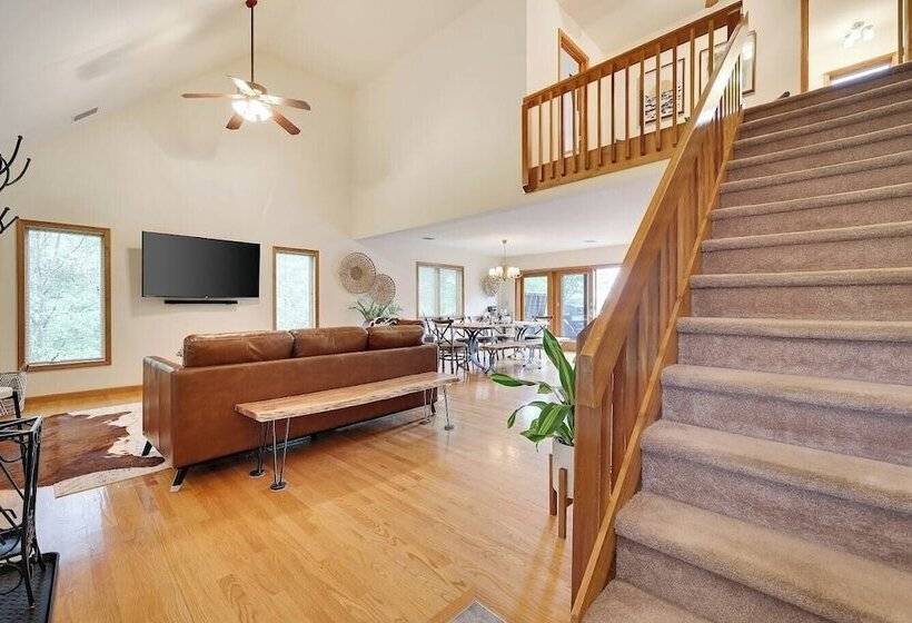 Lake View Retreat Avantstay Entertainer S Home Yard, Deck, Game Room