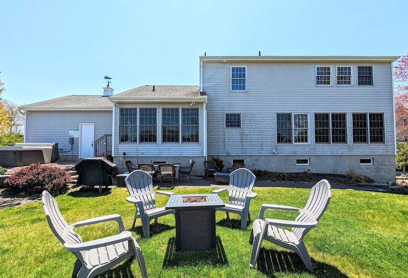 Laker S Pointe By Avantstay Lakefront Private Peninsula Hot Tub, Game Room