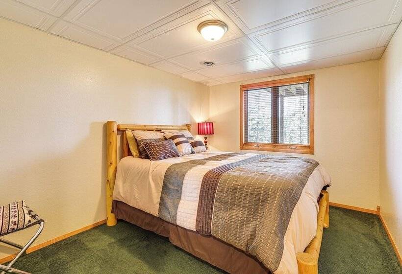 Lead Home In The Mountains W/ Hot Tub + Views!