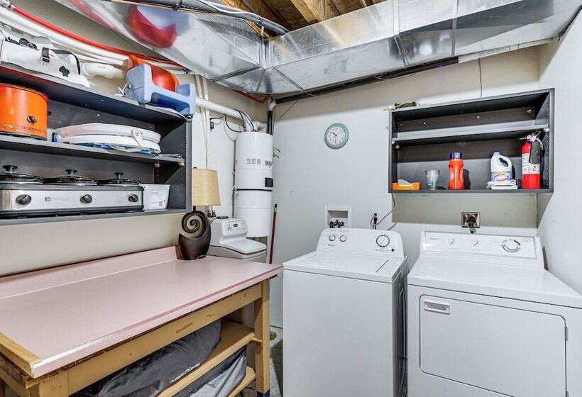 Lead Home In The Mountains W/ Hot Tub + Views!