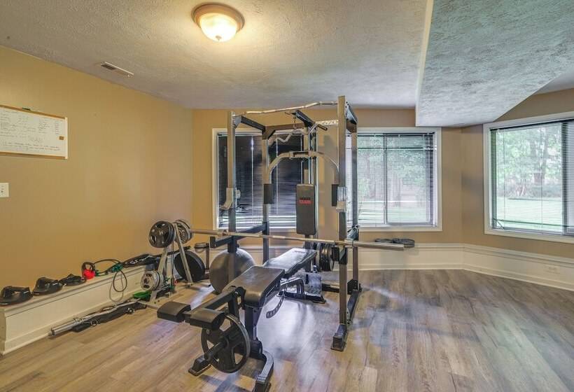 Linden Family Home W/ Yard < 5 Mi To Wineries!