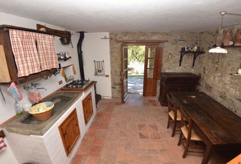 Lovely Cottage In Bagni Di Lucca Amidst Fields