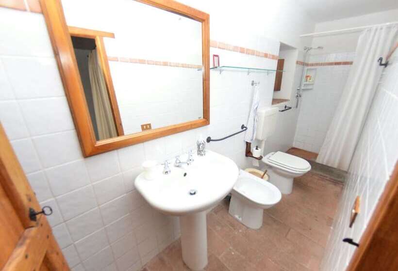 Lovely Cottage In Bagni Di Lucca Amidst Fields