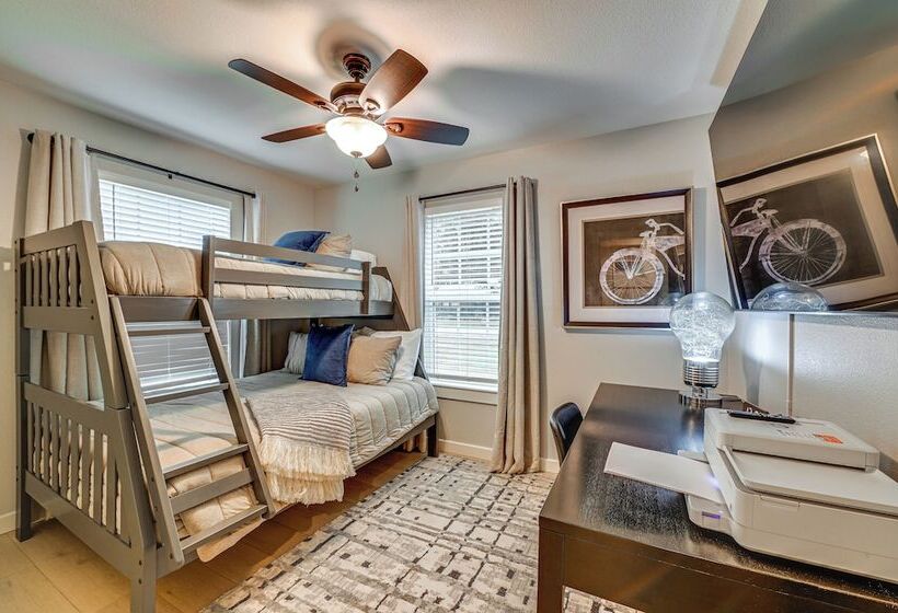 Luxe Pilot Point Home: 3 Mi To Lake Ray Roberts