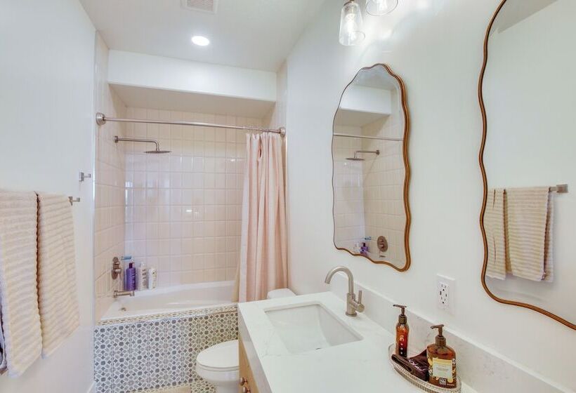 Luxe Retreat W/ Theater Room: Walk To Bear Lake!