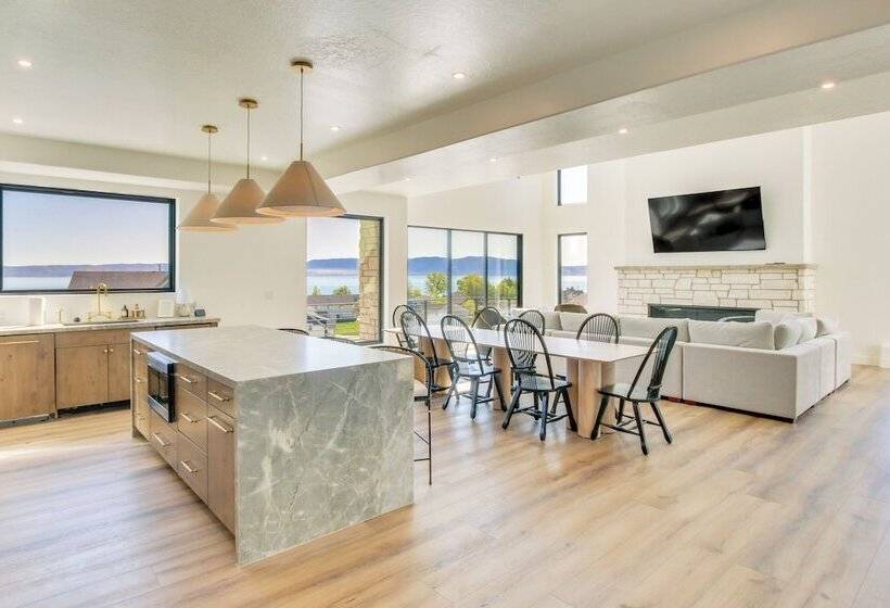 Luxe Retreat W/ Theater Room: Walk To Bear Lake!