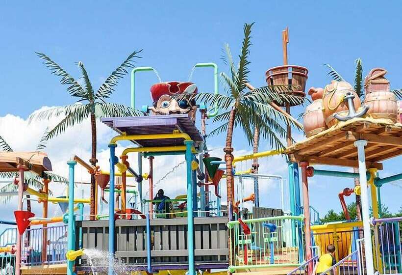 Mainsail Motel & Cottages