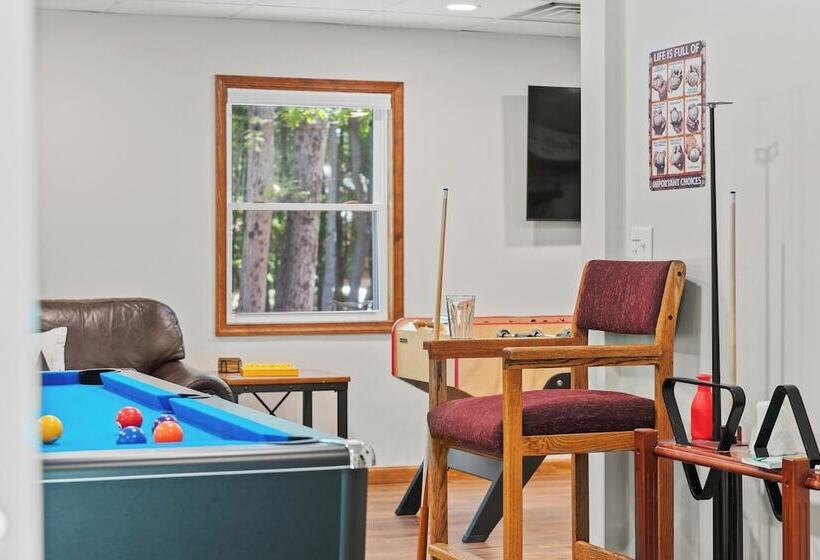 Maple Oasis By Avantstay Newly Built W/ Hot Tub, Game Room & Fire Pit