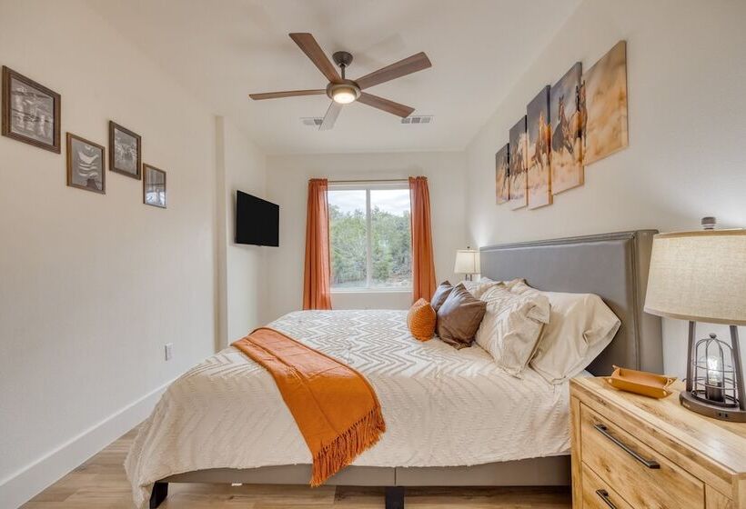 Pool, Hot Tub, Game Room, Fire Pit Luxe & Private 4bdr Maverick By Avantstay