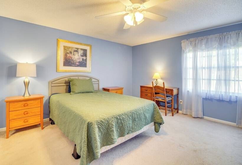 7 Mi To Satellite Beach: Melbourne Home W/ Yard