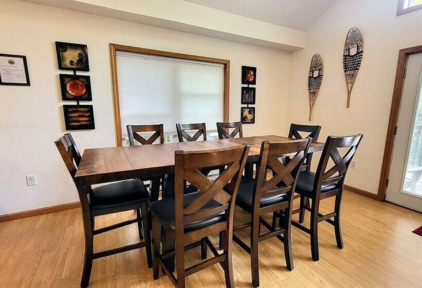 Mews Mountain House By Avantstay Walk To Beach, Hot Tub, Game Room