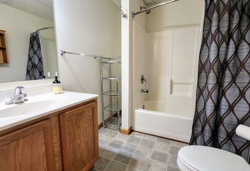 Mews Mountain House By Avantstay Walk To Beach, Hot Tub, Game Room