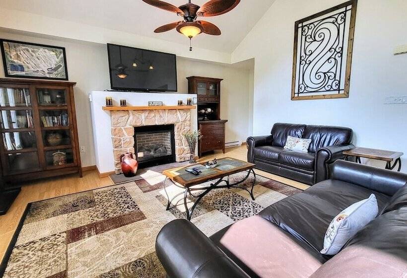 Mews Mountain House By Avantstay Walk To Beach, Hot Tub, Game Room