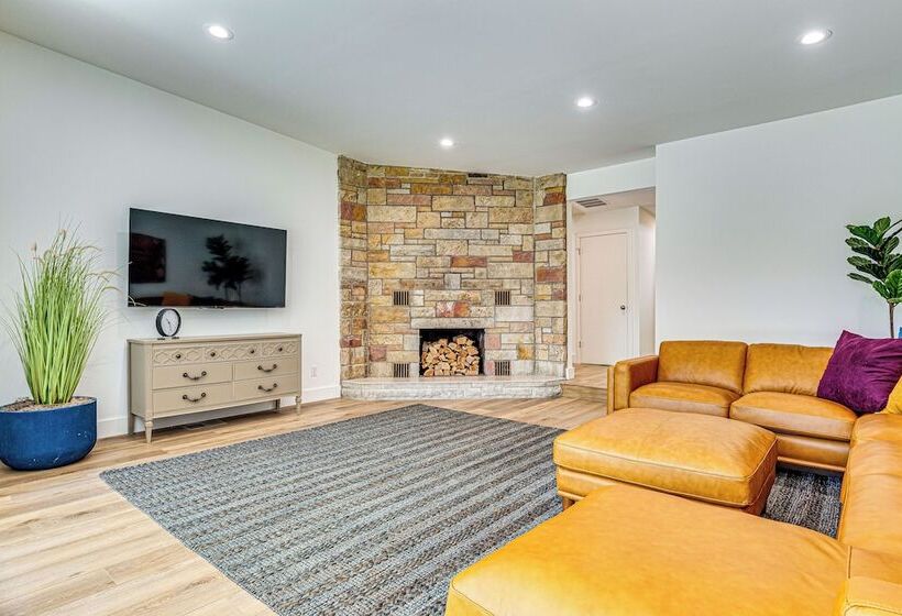 Mid Century Modern Lake Cottage In Indiana!