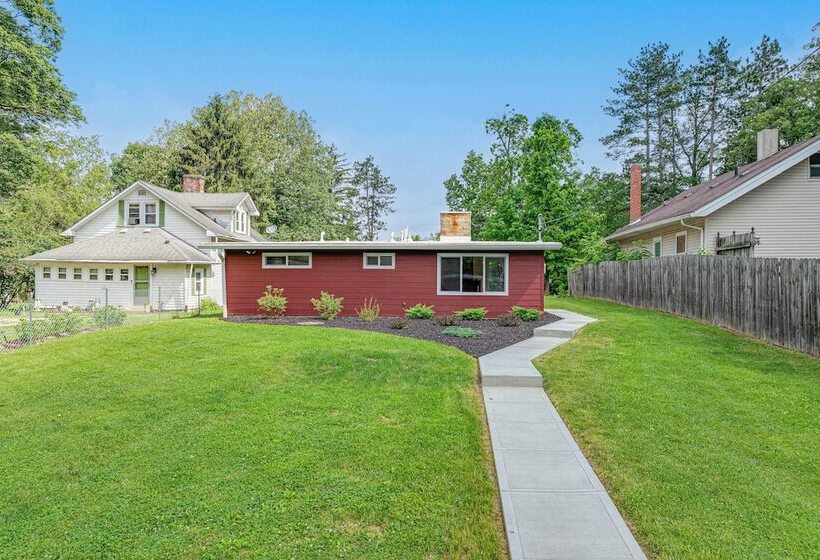 Mid Century Modern Lake Cottage In Indiana!