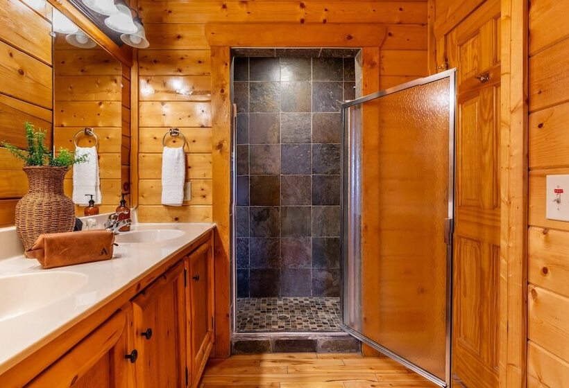 Misty Mountain By Avantstay Hot Tub, Mountain Views, Theater, Pool Table