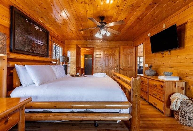 Misty Mountain By Avantstay Hot Tub, Mountain Views, Theater, Pool Table