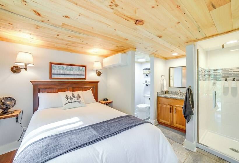 Modern Hersey Tiny Home W/ Private Hot Tub!