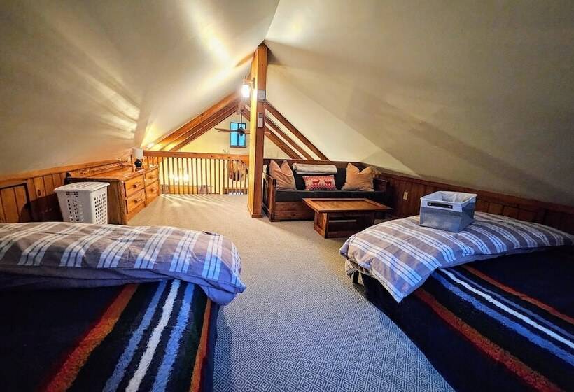 Moose Tracks By Avantstay Hot Tub, Game Room, Deck, Firepit