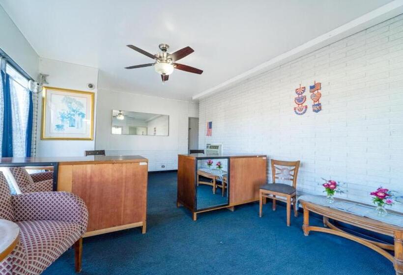 فندق على الطريق The Inn By Oyo El Dorado Lake