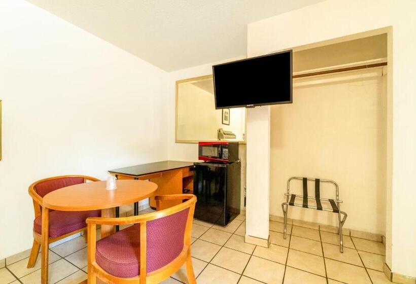 فندق على الطريق The Inn By Oyo El Dorado Lake