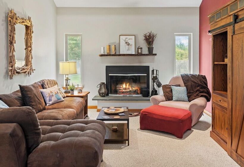 Mountain Hideout By Avantstay Game Room + Deck