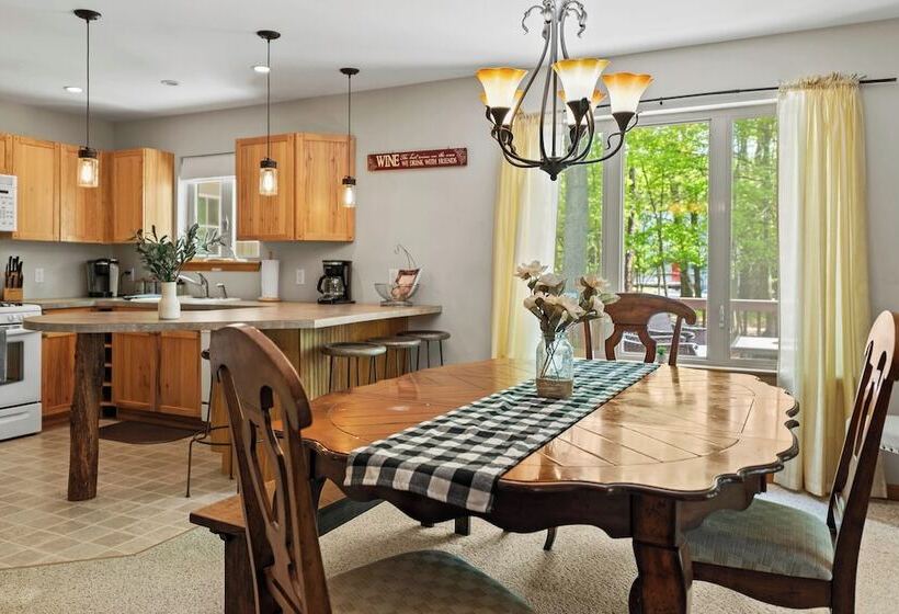 Mountain Hideout By Avantstay Game Room + Deck