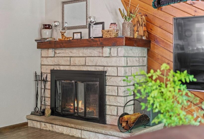 Mountain Must Have By Avantstay Indoor Hot Tub, Game Room & Fire Pit!