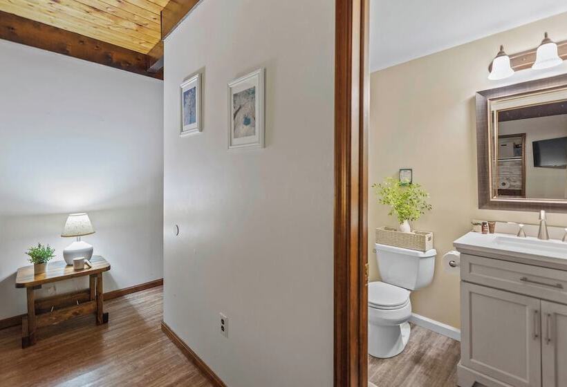 Mountain Must Have By Avantstay Indoor Hot Tub, Game Room & Fire Pit!