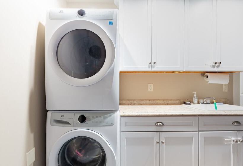 Mutiny Bay Ocean Breeze Retreat By Avantstay