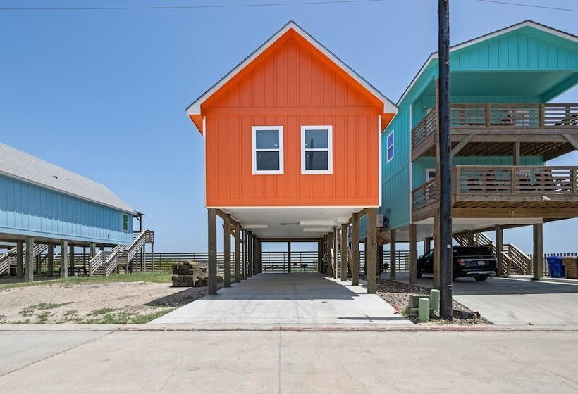 Waterfront Escape W/ Views Shared Pool & Boat Dock Orange Crush By Avantstay