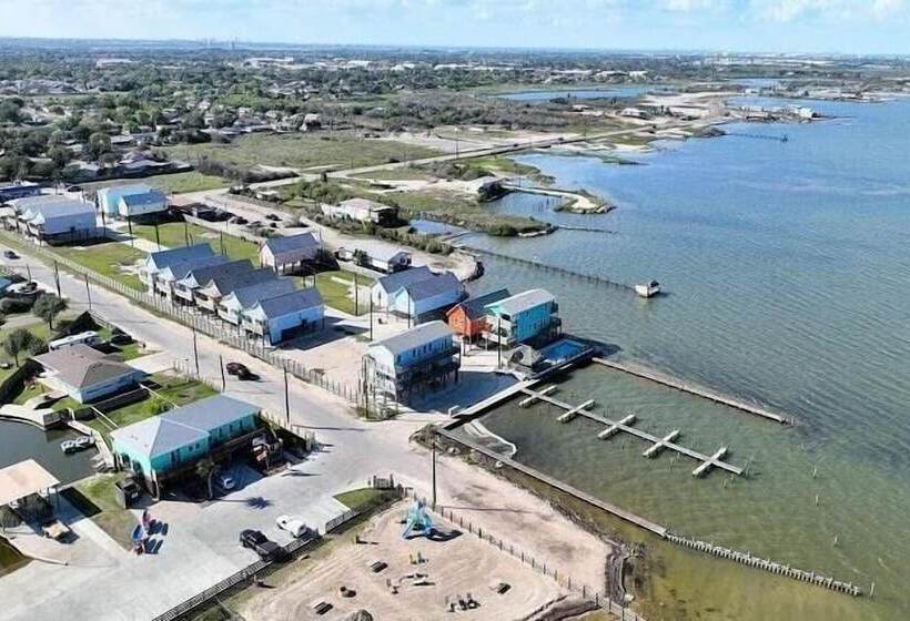 Waterfront Escape W/ Views Shared Pool & Boat Dock Orange Crush By Avantstay