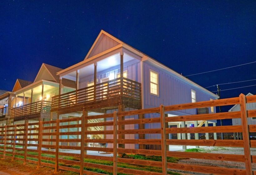 Waterfront Shared Pool W/ Bay Views, Boat Dock Oscar S Lodge By Avantstay