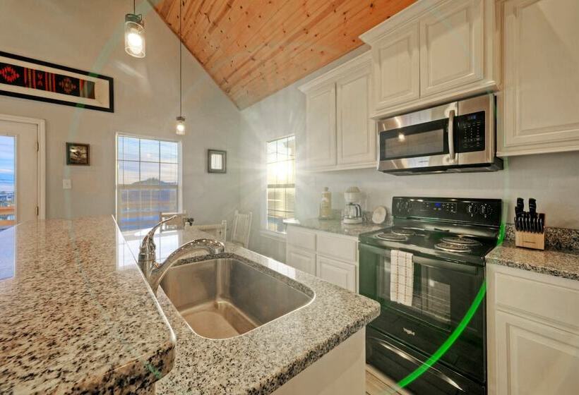 Waterfront Shared Pool W/ Bay Views, Boat Dock Oscar S Lodge By Avantstay