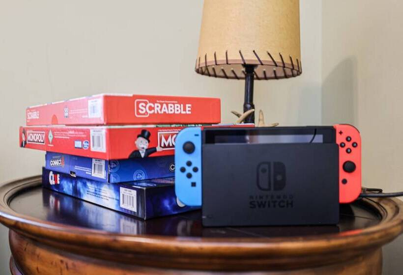 Otter Banks By Avantstay Sleeps 18 + Hot Tub, Views, Game Room