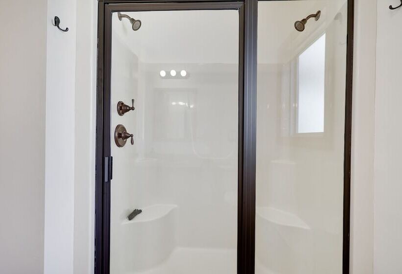 Otter Banks By Avantstay Sleeps 18 + Hot Tub, Views, Game Room