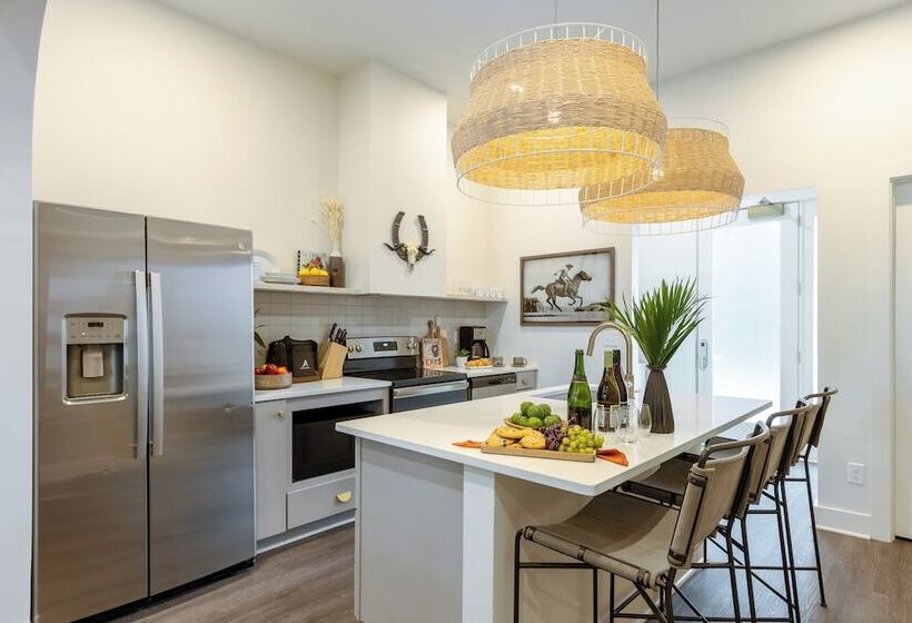 Outrider Buyout 2 Units By Avantstay Sleeps 24