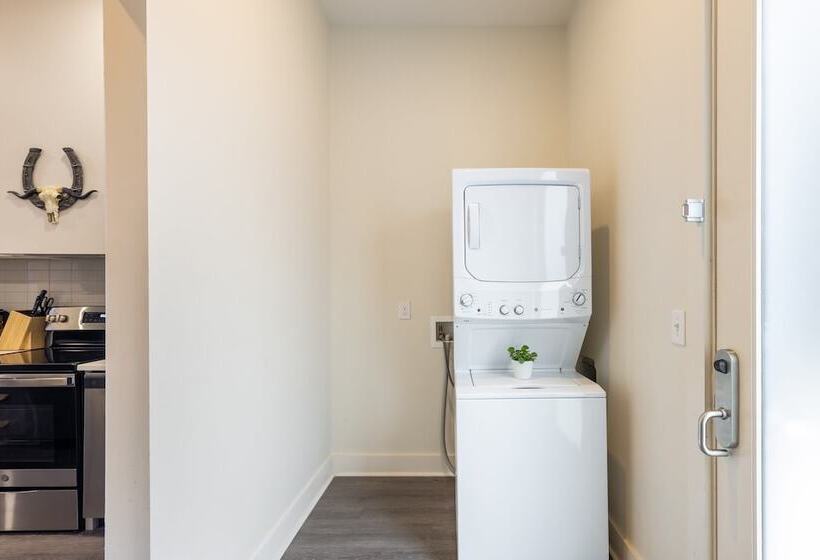 Outrider Buyout 2 Units By Avantstay Sleeps 24