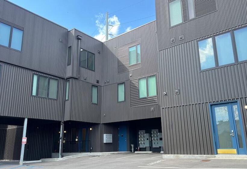 Outrider Buyout 2 Units By Avantstay Sleeps 24