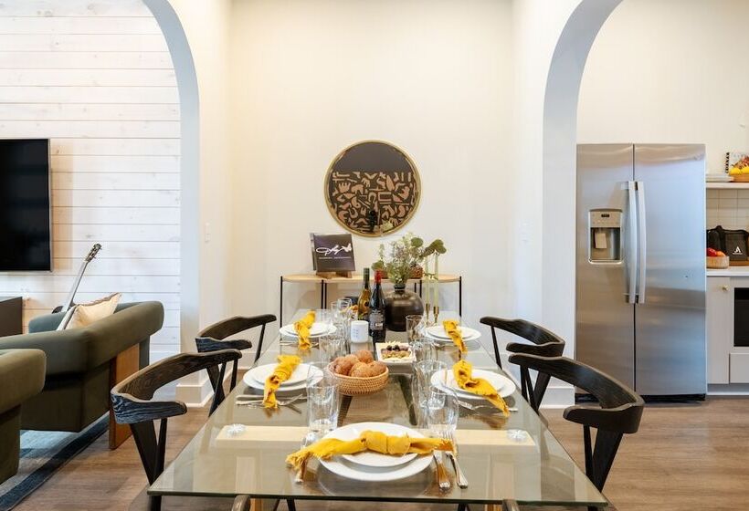 Outrider Buyout 2 Units By Avantstay Sleeps 24