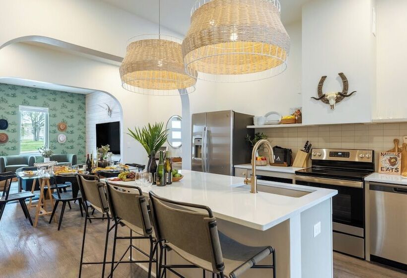 Outrider Buyout 2 Units By Avantstay Sleeps 24