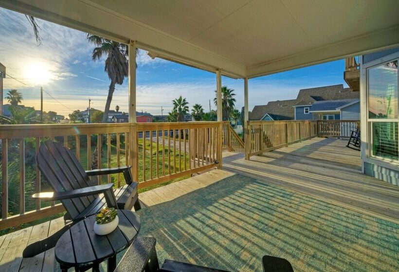 Private Pool, Game Room, Patio, Near The Beach Palm House By Avantstay