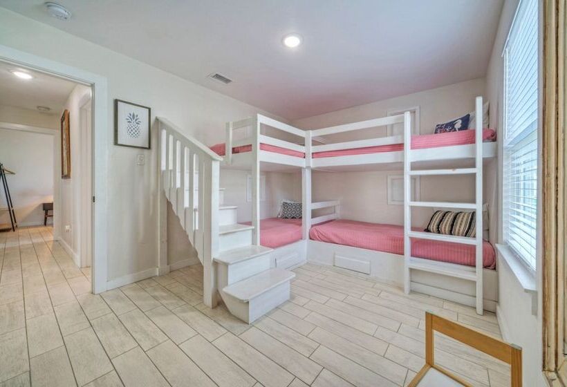 Private Pool, Game Room, Patio, Near The Beach Palm House By Avantstay